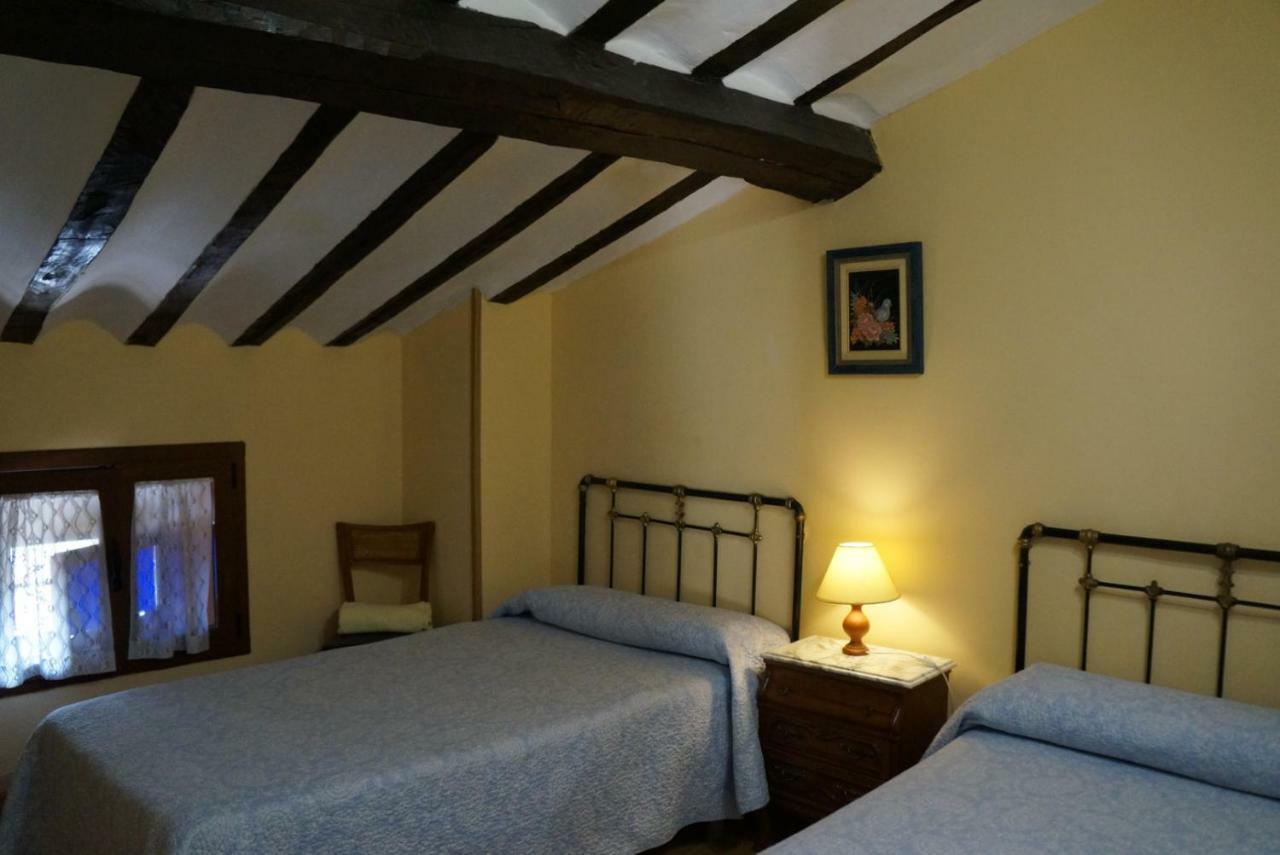 La Alpargateria Bed and Breakfast Villafranca Montes De Oca Exteriör bild